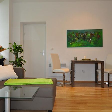 Ferienwohnung Im Univiertel Mit Garten Graz Ngoại thất bức ảnh