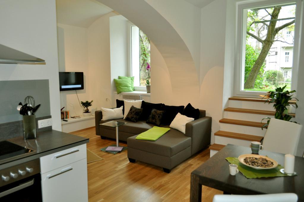 Ferienwohnung Im Univiertel Mit Garten Graz Ngoại thất bức ảnh
